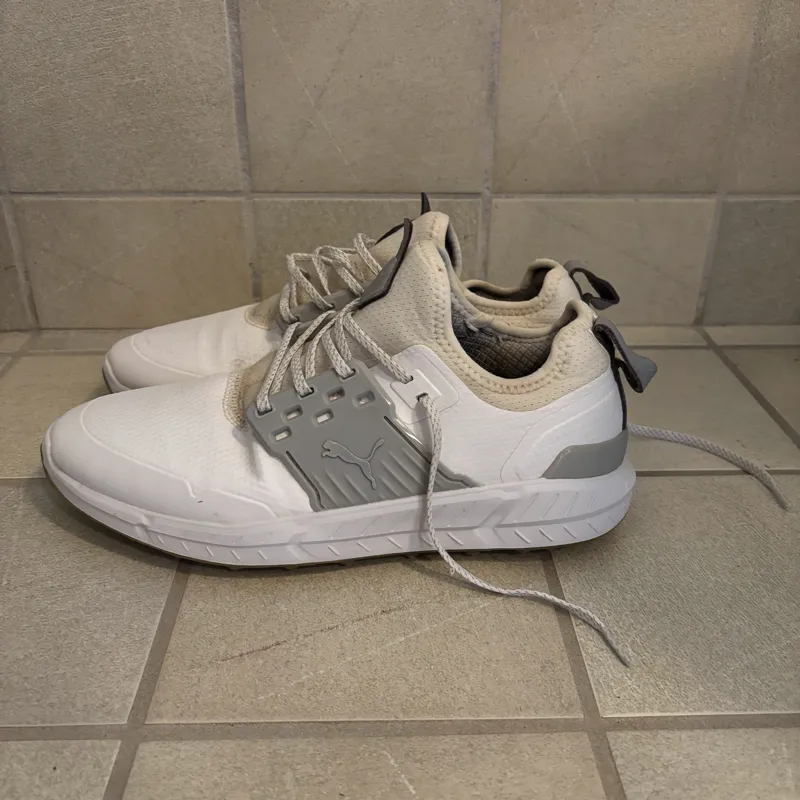Golfskor från Puma