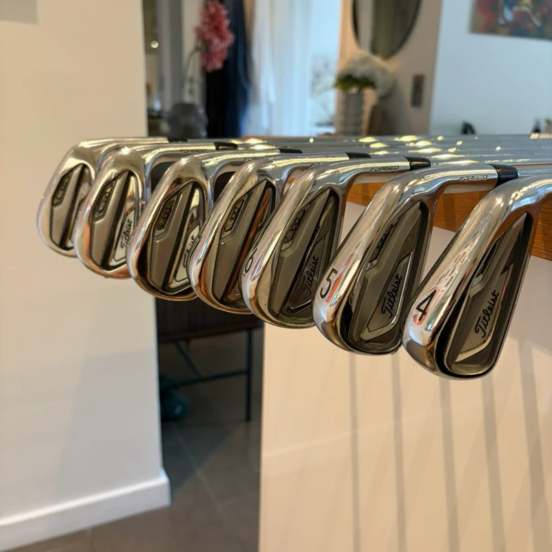 Titleist T100 4-P 2020 – X-Stiff AMT White X100 –