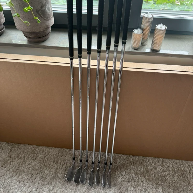Wilson Staff FG tour V6 P-4