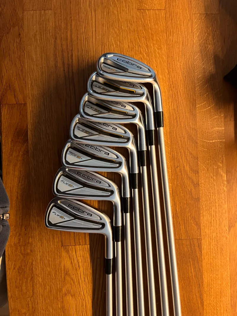 Cobra Fly-Z+ 4-Pw grafit firm
