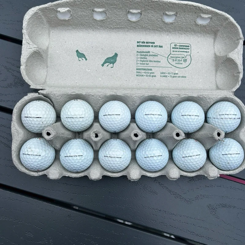 12 stycken Titleist ProV1 och ProV1X golfbollar