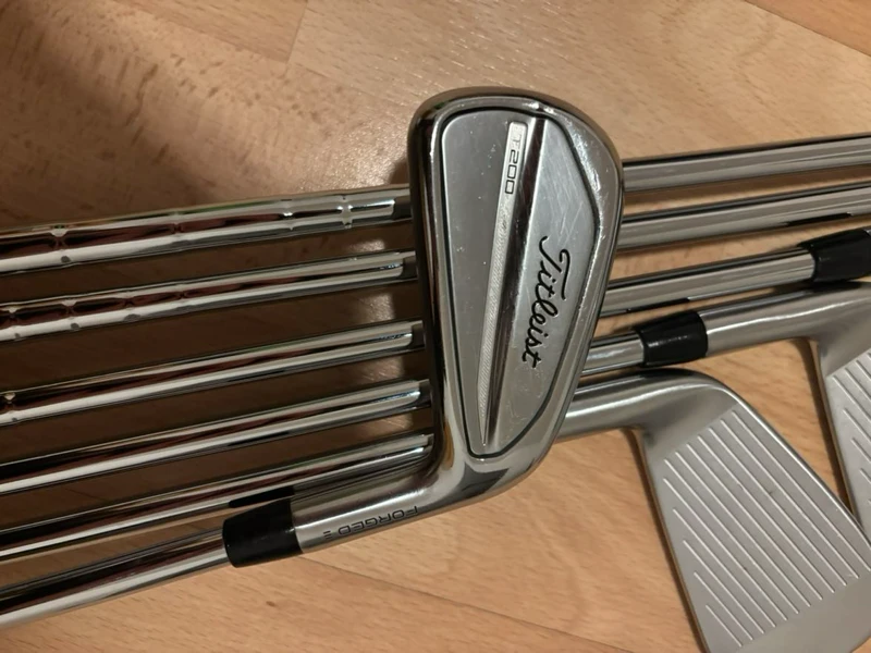 Titleist t200