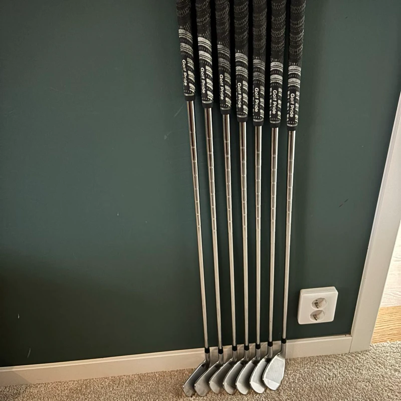 Titleist T200 J5–PW & 48° – Modus 120 Stiff – MCC