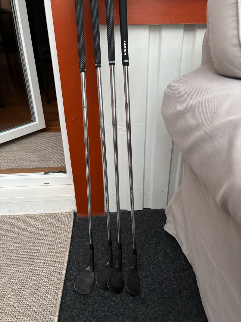 49, 52, 56, 60 cobra wedgar