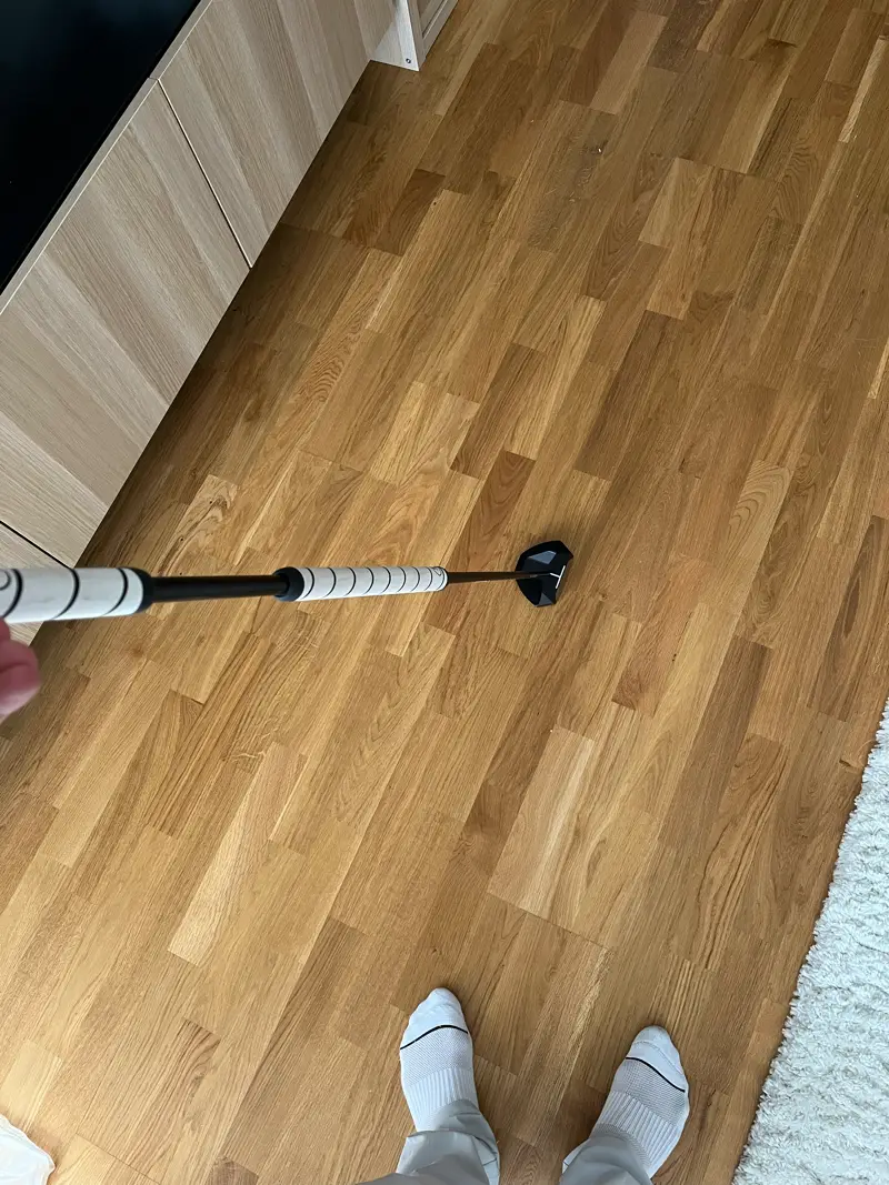 Lab OZ.i broomstick putter