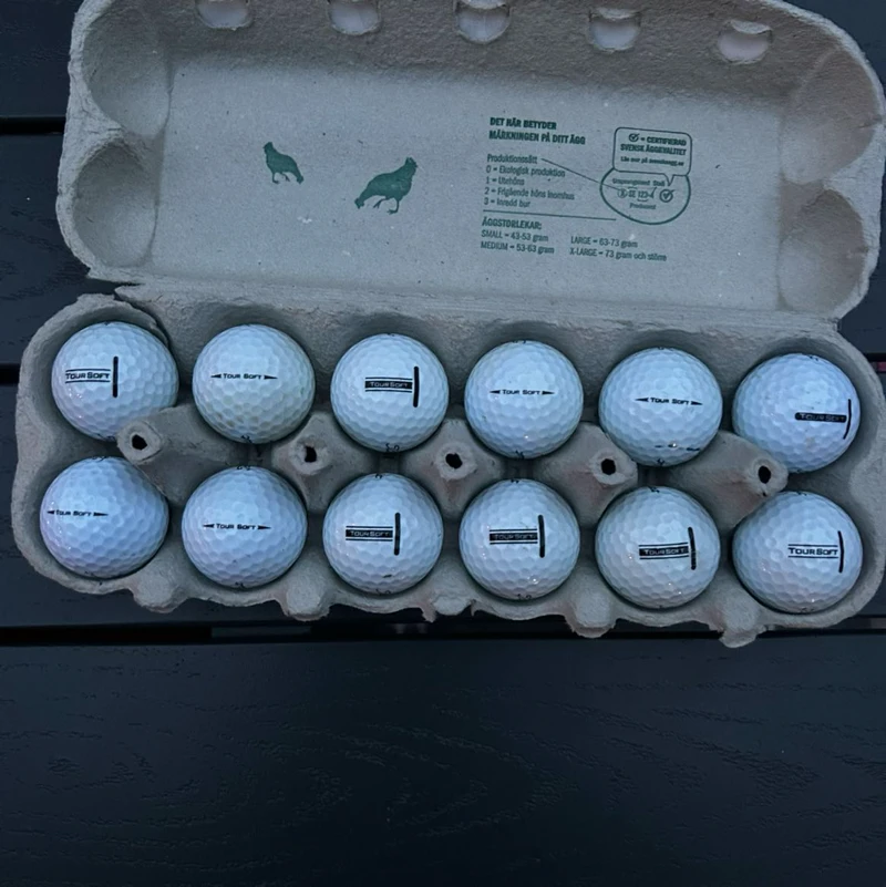 12 stycken Titleist TourSoft golfbollar