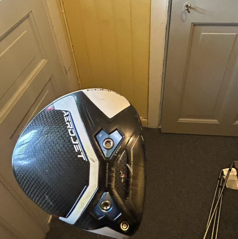 Cobra Aerojet LS 9.0° Driver med Kai'li 60s Skaft