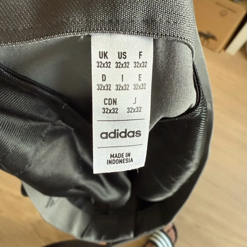 Adidasbyxor thumbnail 3