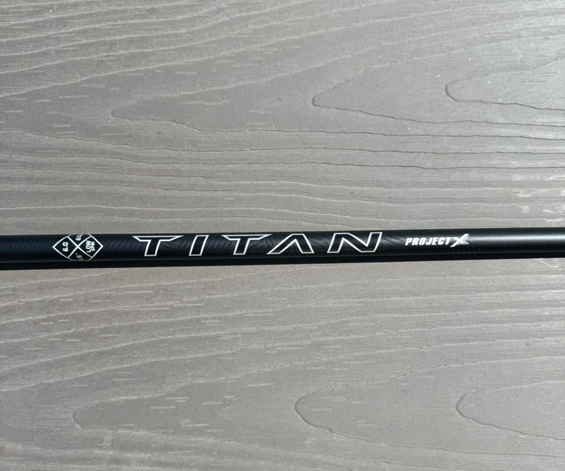 NYTT Project X TITAN Black driverskaft Stiff