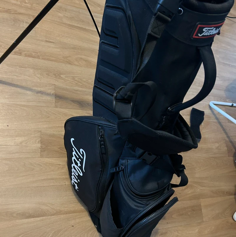 Titleist golfbag med stativ, svart