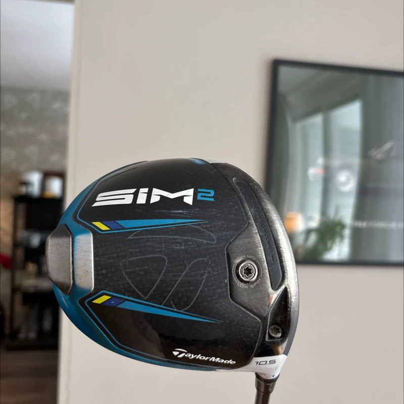 TaylorMade SIM2 Driver 10.5° HZRDUS Smoke Shaft