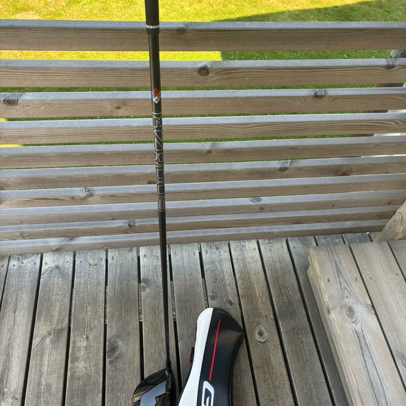 TITLEIST GT3 med Hzrdus 6.0