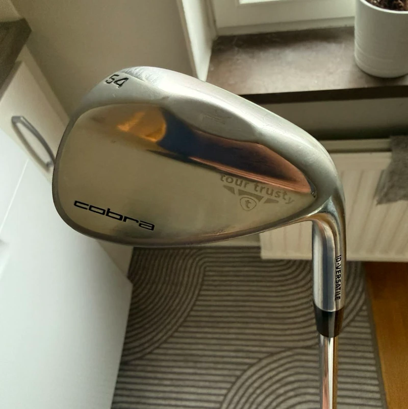 Cobra Tour Trusty wedge 54° & 58° versatile
