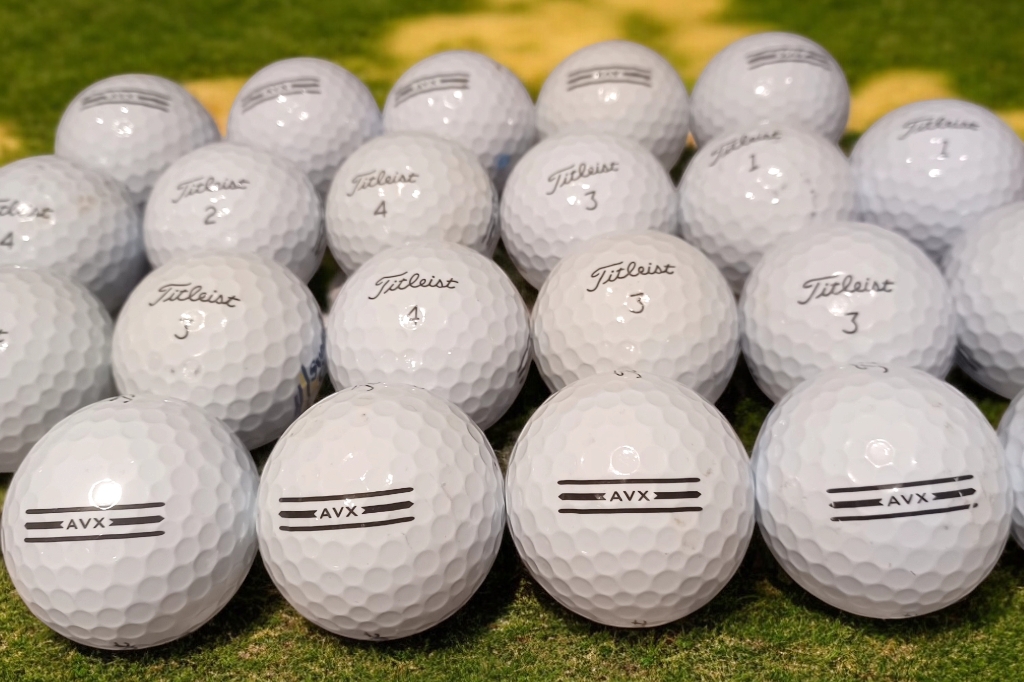 Golfbollar Titleist avx     20 stycken 2024 Aklass thumbnail 2