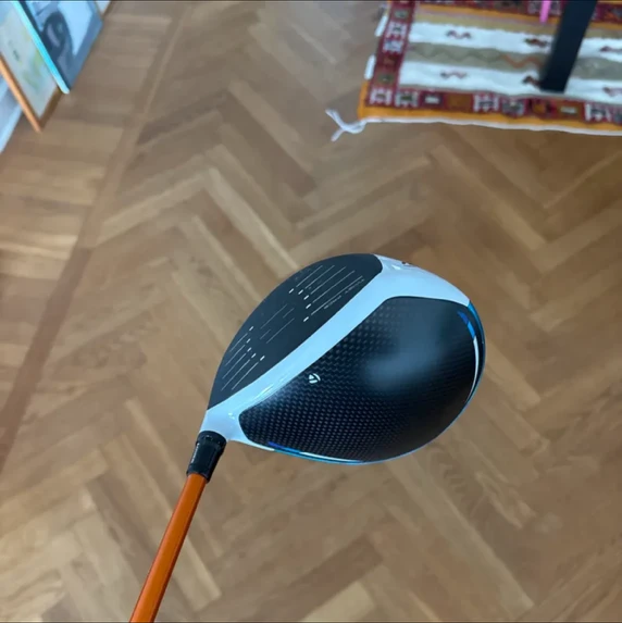 TaylorMade SIM2 Max Driver, Graphite Design Shaft thumbnail 2
